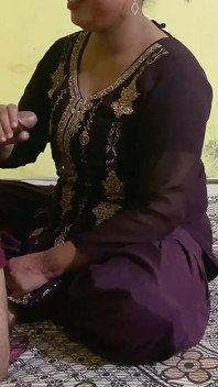 Vackra Bhabhi & Devar Ji fick båda i kåt humör under konversation verklig hemlagad indisk full video med hindi ljud