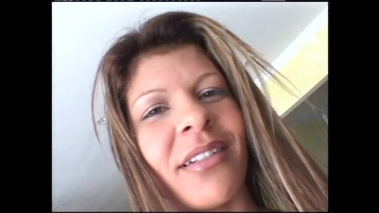 Vintage megastore: ムラムラした巨乳の熟女は、口の中で射精するまで巨根をしゃぶる