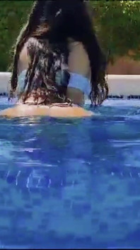 Werden Sie mit mir an den Pool kommen?