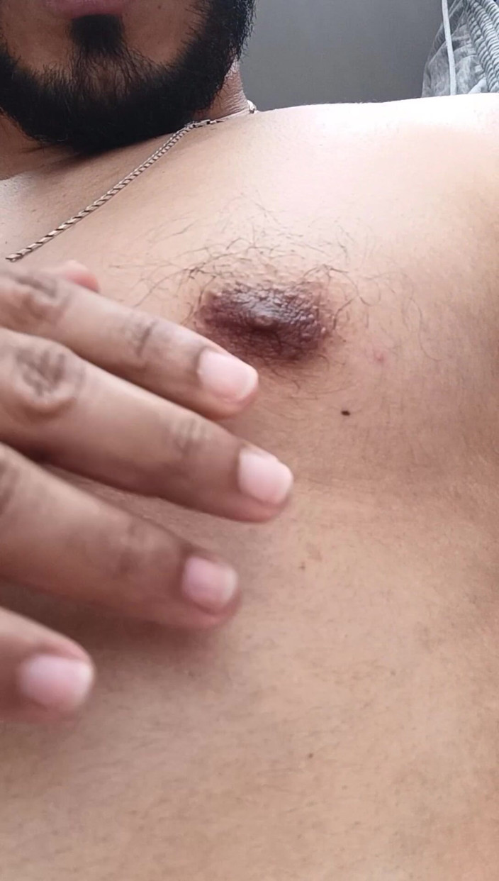Tommhot: Showing Close-up Parts of My Body