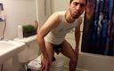 Ricky Cage XXX: बाथरूम रंडी