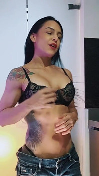 Tantangan Memasak Siapa Yang Memiliki Abs Terkuat?