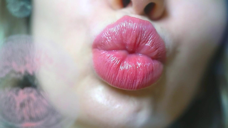 Rarible Diamond: Nahý šťavnatý polibek