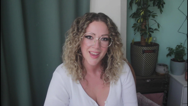 Sasha Curves: Medewerker geeft je meerdere orgasmes