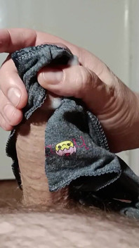 Branle ta bite avec la culotte d’une MILF coréenne