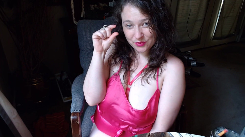 Mistress Michella Marijuana: Trek je cuck pik af terwijl je denkt aan je...
