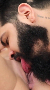 Învățând-o pe tânără cum să facă anal cu iubitul meu