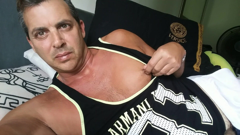 Cory Bernstein: 名人科里伯恩斯坦破坏醒来并吞下他的精子