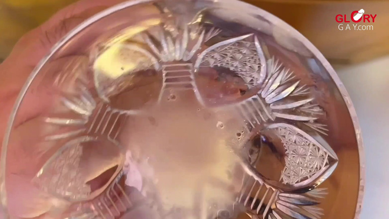 GLORYHOLEGAYS: Kalın üvey baba yarağı diline ve dudaklarına tapıyor - ilk önce gırtlağına çok erken...