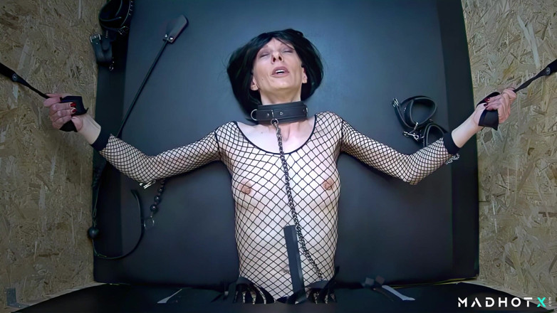 Madhot X: Gloryhole with a Surprise