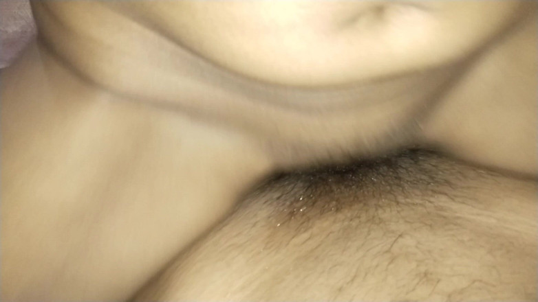 Kavya Sing: Co se může stát, když pár sexy nevlastní sestra sdílí...