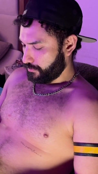 Viene spompinato durante lo streaming parte ii