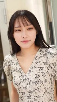 사일런트 서비스 긴장. 크림슨 피부와 긴장한 눈은 오늘 밤 단어없이 모든 것을 포기합니다.