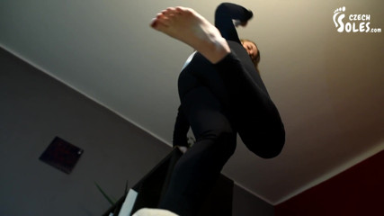 Czech Soles - foot fetish content: Giganci amatorskie stopy stomping