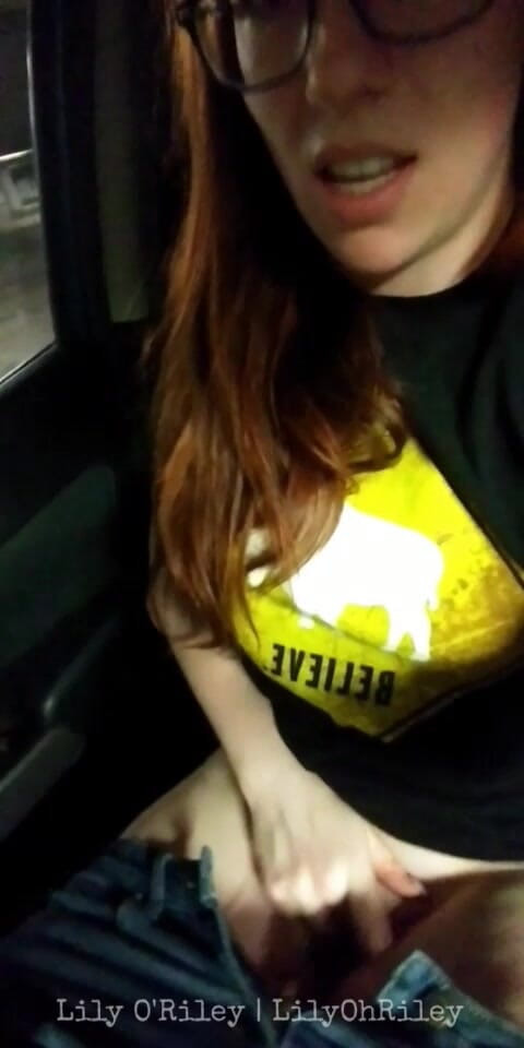 Lily O'Riley: Risky Parking Garage Clit Rubbing Car Masturbation