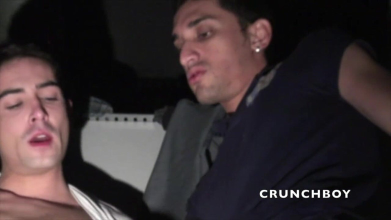 Crunch Boy: Emilio wysysa arabskiego dużego kutasa w chłopca berry glory dziury