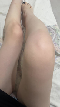 Tu aimes mes jambes, mon beau-père ?