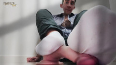 Manlyfoot: Nevlastní otec Gay - Vězeň - Špatný policejní výslech - Nekonvenční opatření vigilante policajt