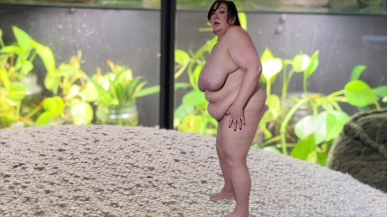 cutejayne: Shrunken Woman Fantasy Delivery Guy Gets His Revenge