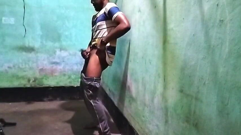 Desi Tits: Băiat twink masterbating corpul muscular