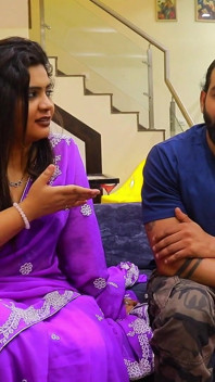 Mierea Desi Bhabhi devine obraznică în sari