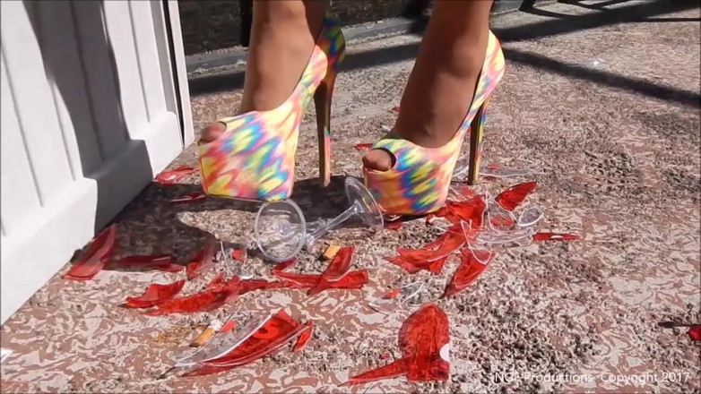 Nasty Girlfriends: Nasty Sofia destroys plactic glasses in heels