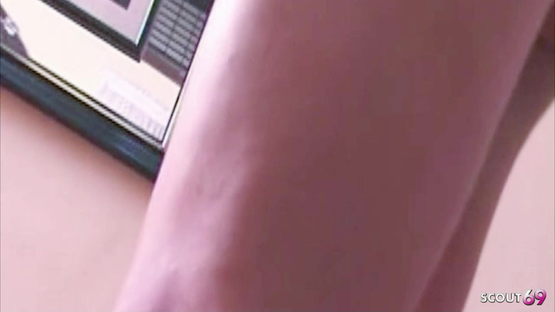 Shemale TS Collection: Транссексуал з великими цицьками знятий під час сольної мастурбації