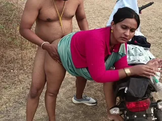 Kavita _zawazawi: Desi Indian Kavita Bhabhi Fuck with Boss in Jungle