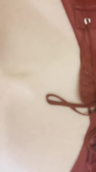 Matade sperma från hennes creampied röv
