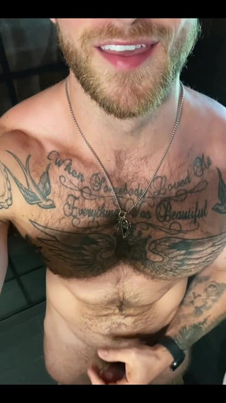 Leo Bayne: Dude. Saya bersumpah air mani saya benar-benar merasai seperti Candy