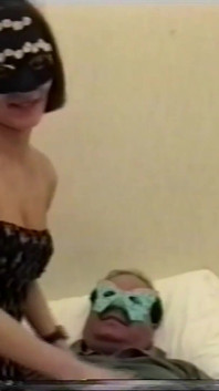 Bellissima miLF tettona mascherata culo scopata e sborrata sulla figa pelosa da un enorme cazzo amatoriale