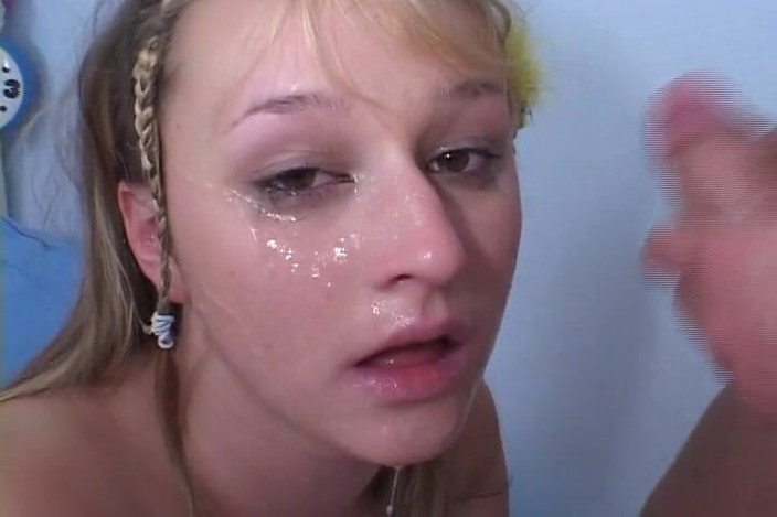 Nikky Thorne's Teen Club: Sevimli genç kız ilk kez sikiliyor - Bic_315