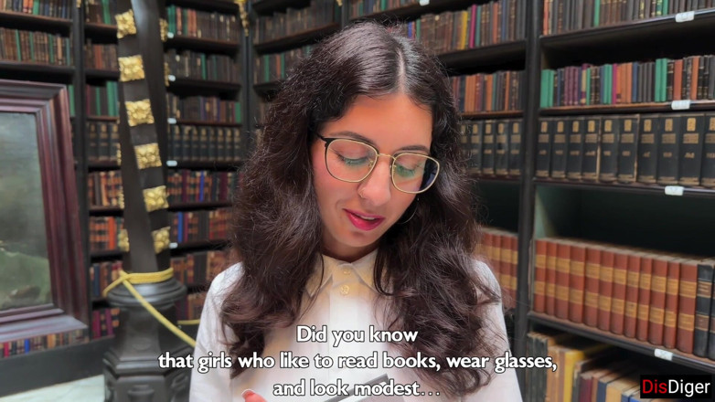 Dis Diger: Botanist Girl in Glasses Wants to Fuck Instead of Reading...