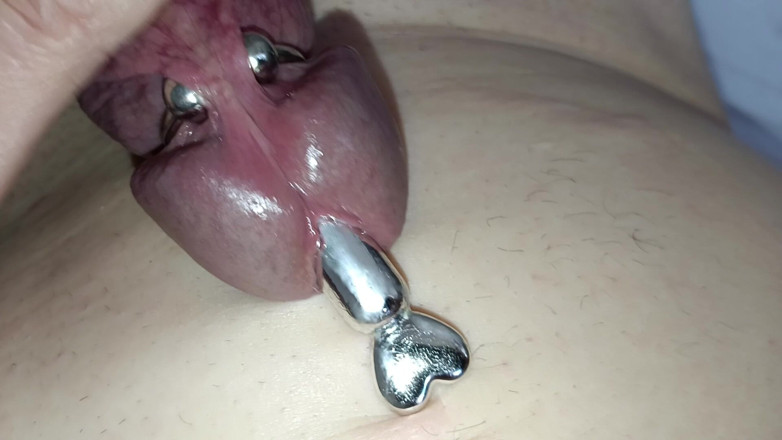 Titi19: Mini Vibrator in the Urethra