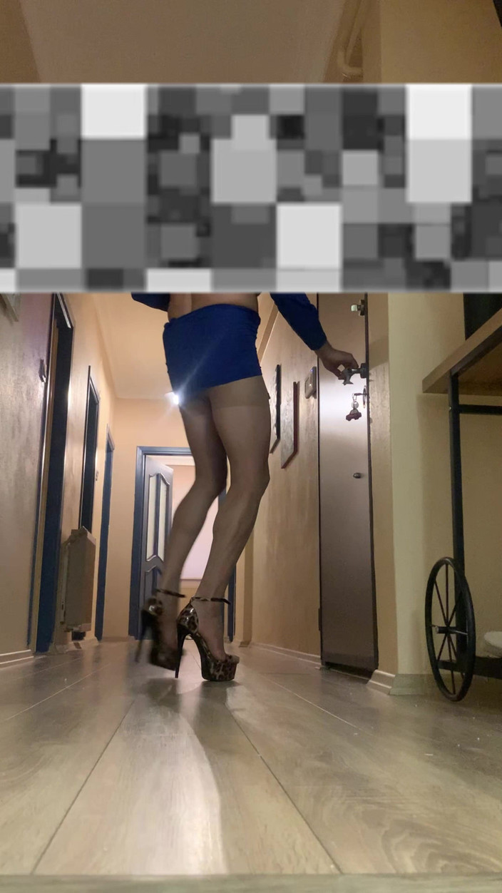 cd_aysemmm: En attendant le livreur de pizzas, j’espère me baiser