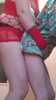 Min styvmamma gav mig en het fitta för nyår (en överraskning från min styvmamma med en strap-on)