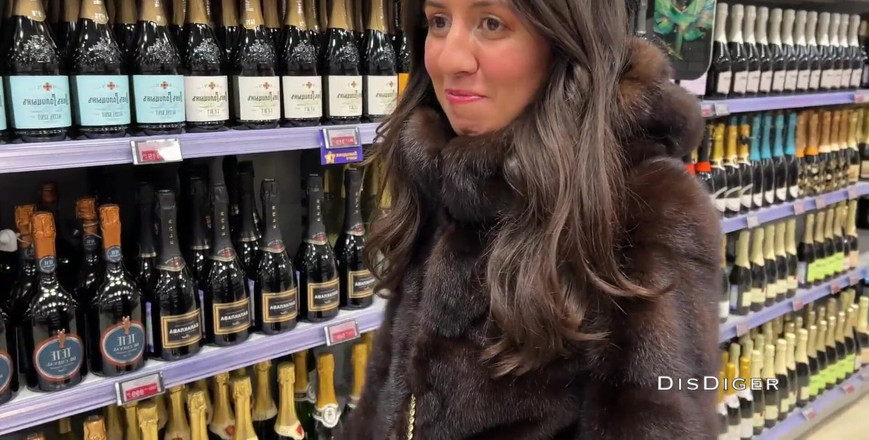 Dis Diger: मर्केंटाइल वेश्या को उठाया और चोदने के लिए उसे होटल के कमरे में बरगलाया