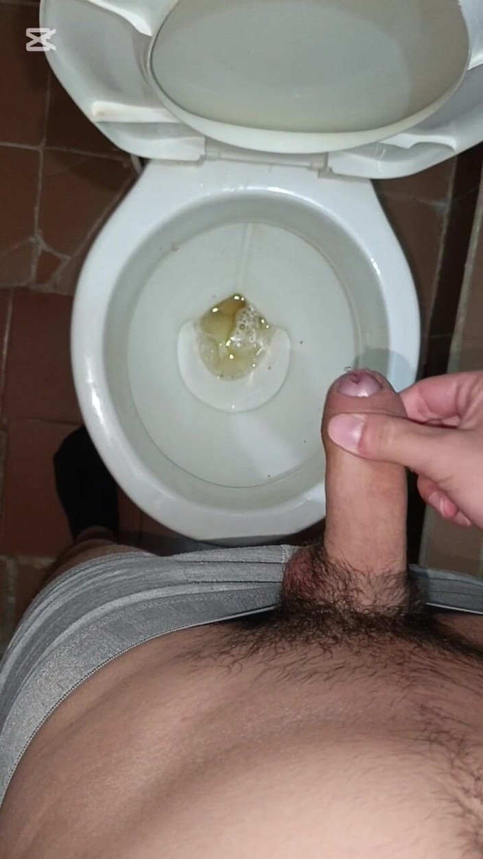 charlessteel: Recopilacion De Twink Cachondo Meando Y Masturbándose