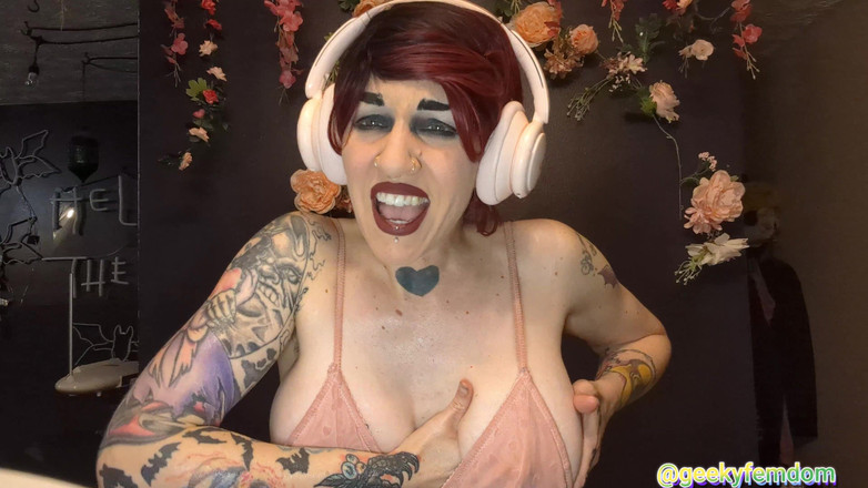 Geeky Femdom: Futa Gamer Girl