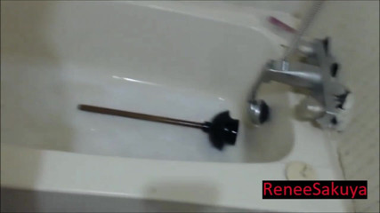 Renee Sakuya: Pregnant plunging the stopped up bathtub