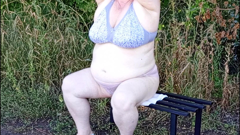 Zona901: Stepmom in the Park Undressing and Masturbating on a Bench