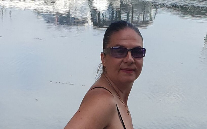 Tania 1988: Ngentot pantat di udara