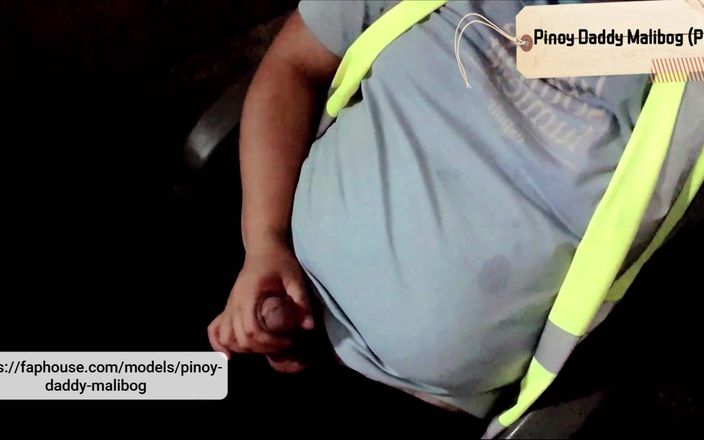 pinoy malibog: Muncitor filipinez își masturbează pula suculentă după schimb după o zi...