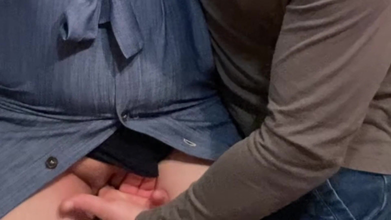 PriyaNaavya: Perverser stiefbruder reibt meine muschi in der u-bahn