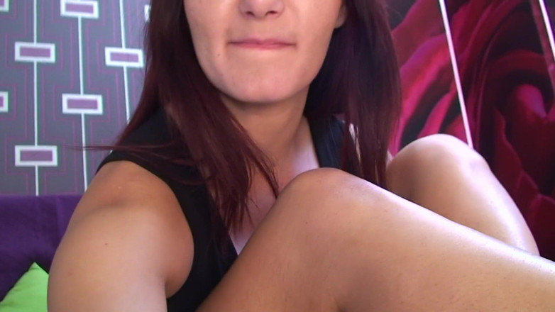 All Those Girlfriends: Vanessa Y, MILF excitée, et son buisson poilu