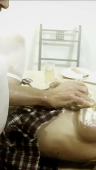 ผู้เชี่ยวชาญเรื่องเซ็กซ์ มิลฟ์ ซินดี้ แบร์ สาวหีโชว์สองหน้าอกนุ่มกับหีเรียบเนียนตื่นเต้นกับการเล่นเฟติชร้อนแรง