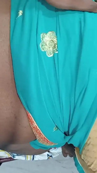 Bini Tamil dikongkek dubur dengan keras