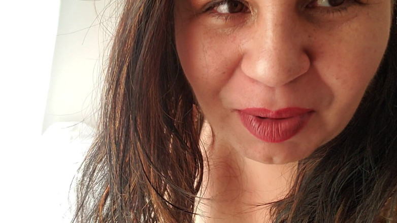 Riderqueen: Madrasta fazendo a cama depois do sexo