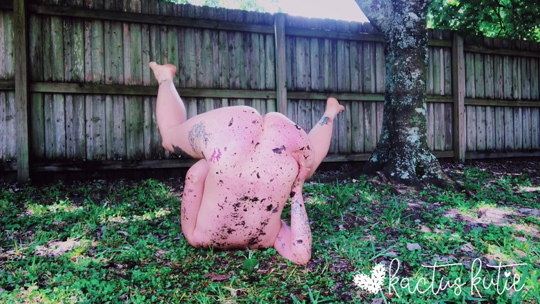 kactus kutie: Pertama kali kencing di luar ruangan