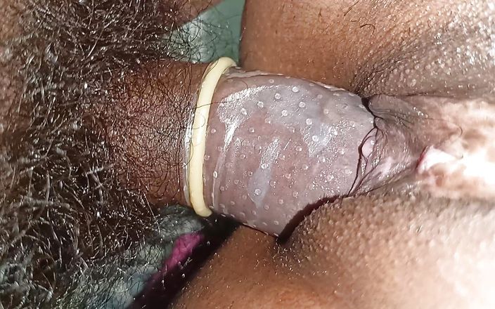 Desi Bhabhi 01: 섹시한 인도 마을 아줌마